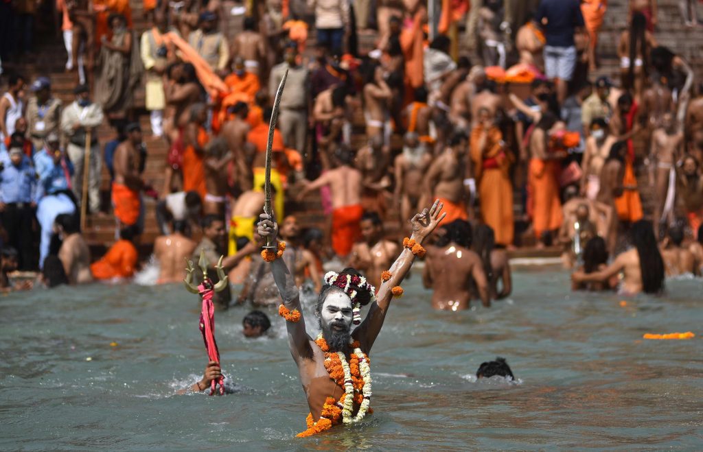 Fedeli ad Haridwar per il Kumbh Mela (Keystone)