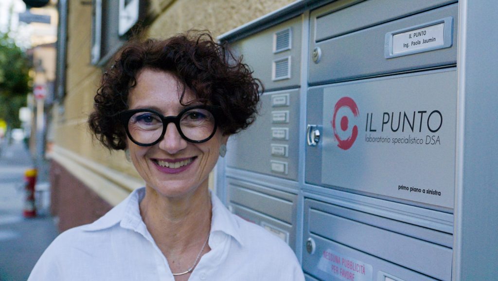 Paola Jaumin ha fondato Il Punto, laboratorio specialistico DSA che in collaborazione con ECAP e ADAT organizza il corso di formazione per tutor