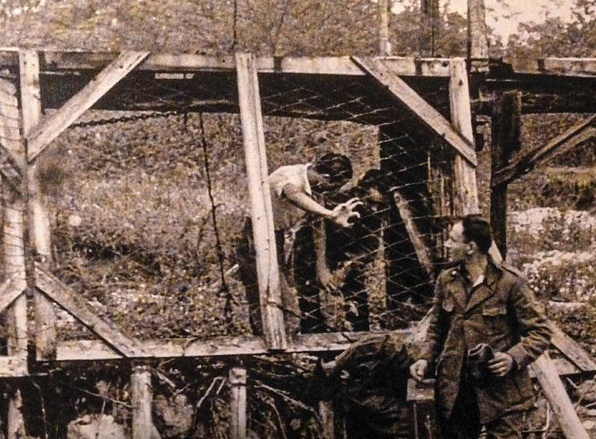 In copertina: profughi entrano clandestinamente in Svizzera nei pressi di Stabio dopo l’8 settembre 1943 (ASTi, fondo Christian Schiefer)