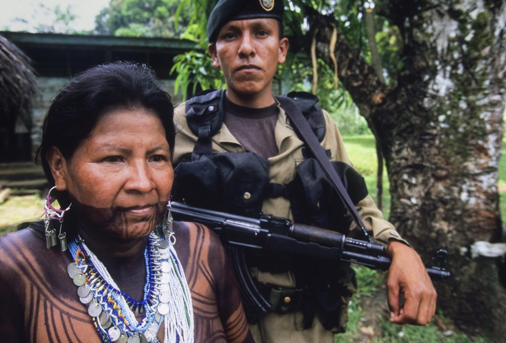 Solo 3 poliziotti proteggono Manené: l’ultimo villaggio indiano al confine con la Colombia