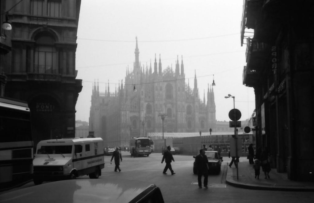 Milano, Piazza del Duomo nel marzo del 1984 (Chaim Revier)