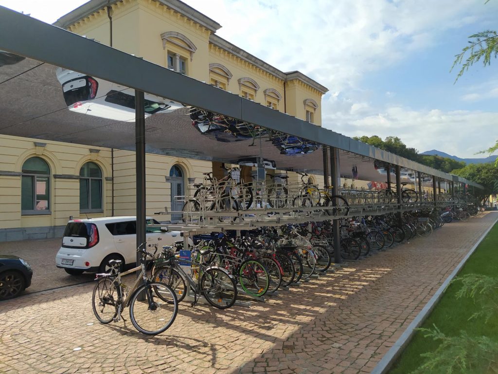 Nuovi posteggi per biciclette alla stazione di Bellinzona (FFS)