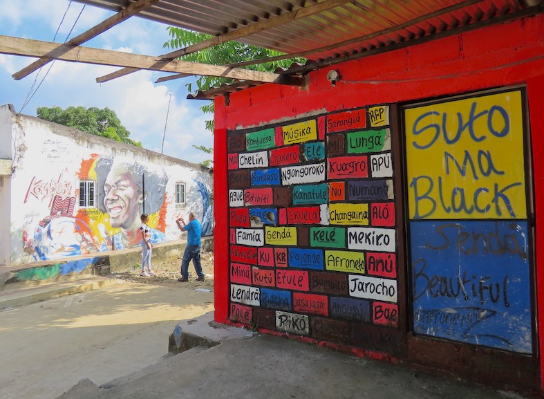 San Basilio. Nelle scritte la lingua creola palenquera