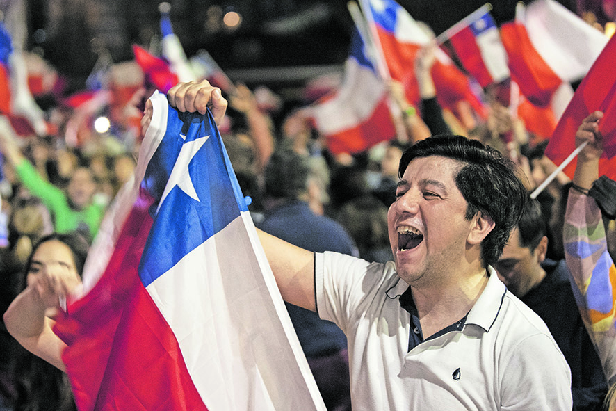 Santiago del Cile. Chi avversava la nuova Costituzione ora festeggia (Keystone)