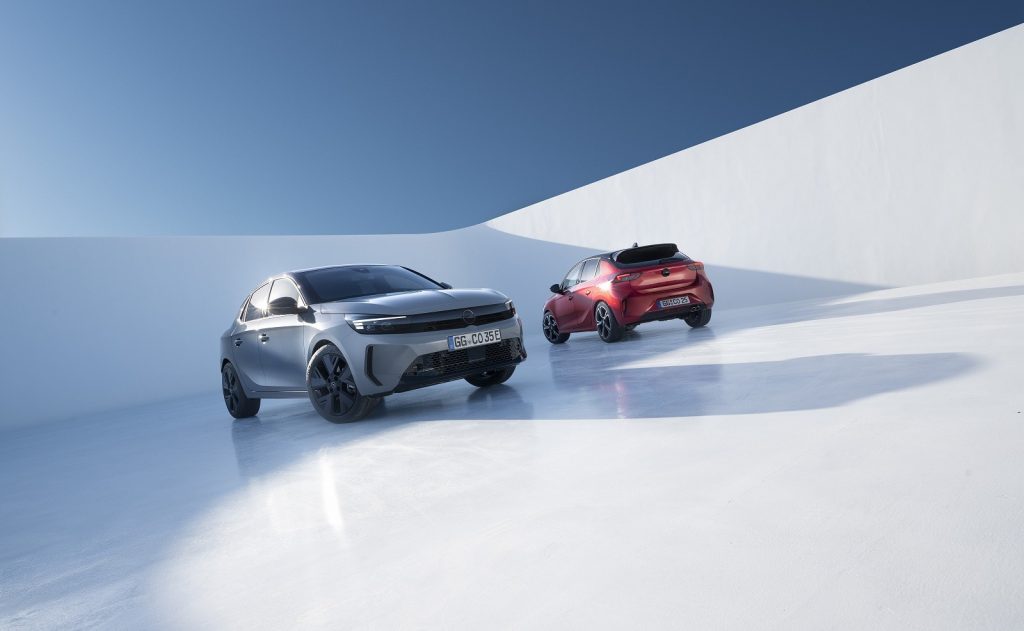 Due versioni della nuova Opel Corsa elettrica (Opel)