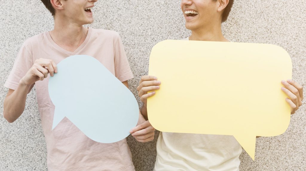 Le parole costituiscono solo metà della comunicazione, l’altra parte è l’ascolto (Freepik.com)