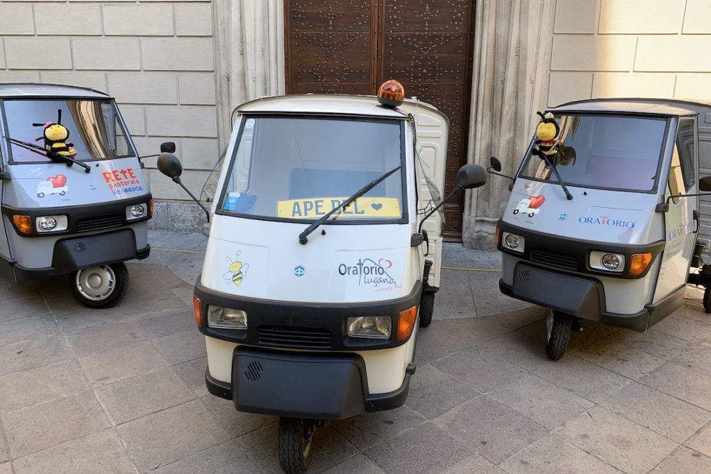 Grazie a una colletta online ora sono tre le Api che raccolgono e distribuiscono beni di prima necessità