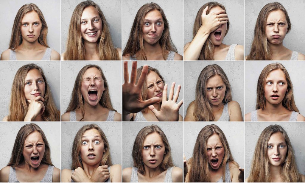 Secondo alcune ricerche più del 50% della nostra comunicazione passa attraverso la parte non verbale (Pexels)