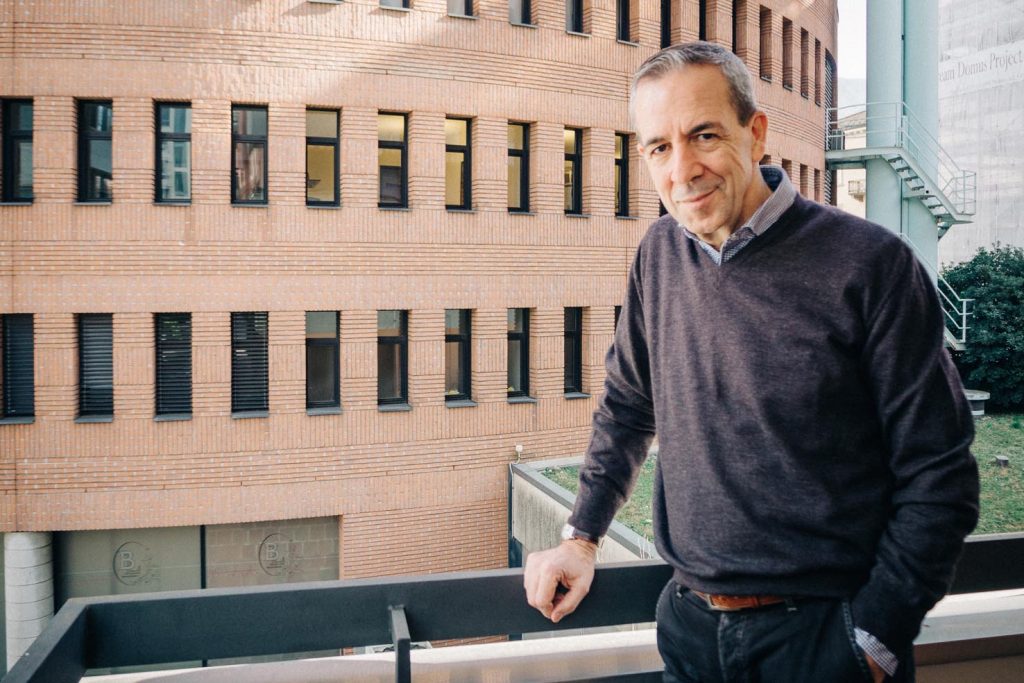 Lo psichiatra e psicoterapeuta Michele Mattia (Vincenzo Cammarata)