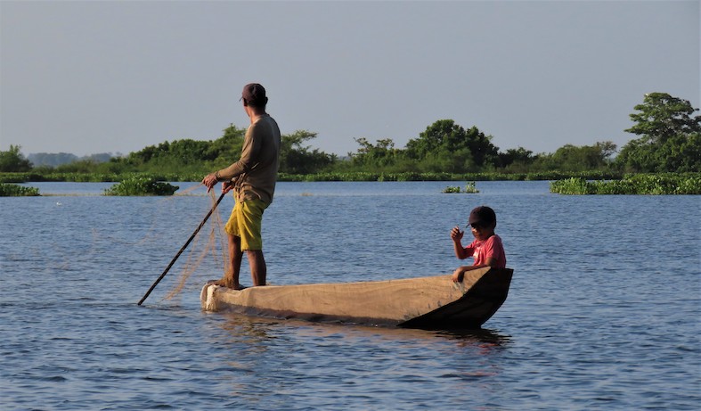 Pescatori nella ciénaga di Pijiño