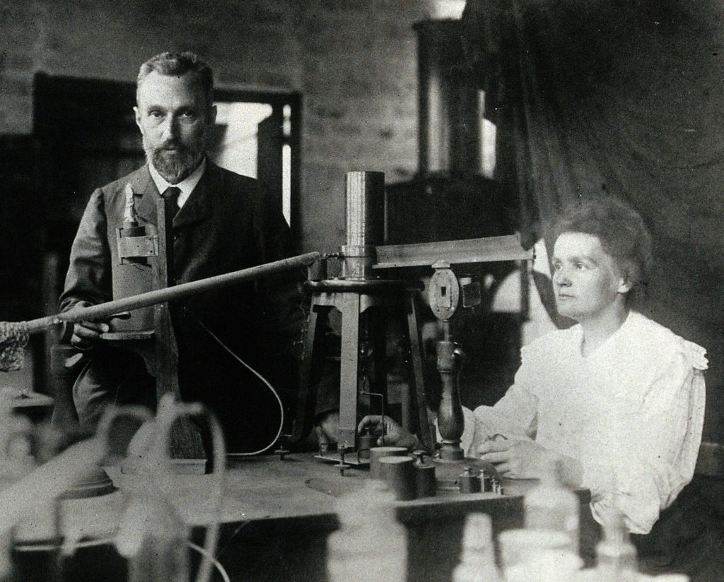 Pierre e Marie Curie (Wikipedia)