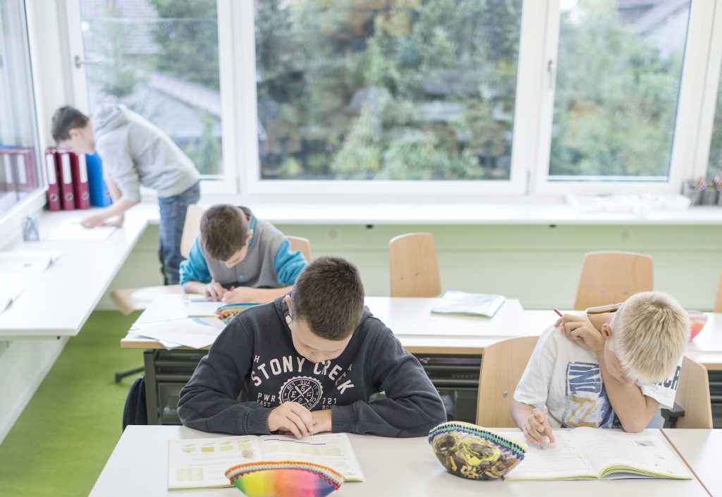 La concentrazione di anidride carbonica e di inquinanti indoor determinano la qualità dell’aria nelle aule (Keystone)