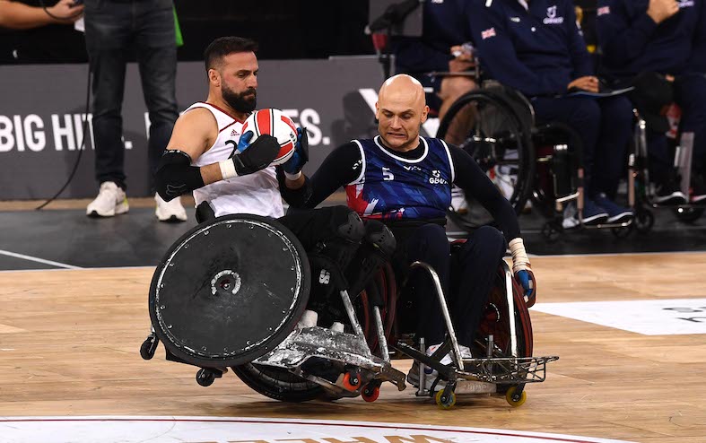 Uno scontro durante i Campionati europei di Rugby che ha visto coinvolta anche la nazionale svizzera (Associazione Svizzera dei Paraplegici)