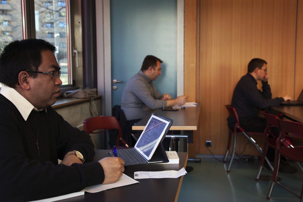 Don Hervé a lezione alla facoltà di Teologia di Lugano