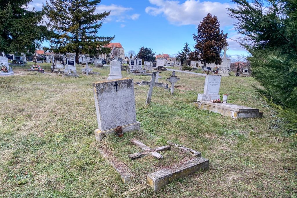 Cimitero di San Michele (annesso alla Chiesa) Szent Mihály temető
