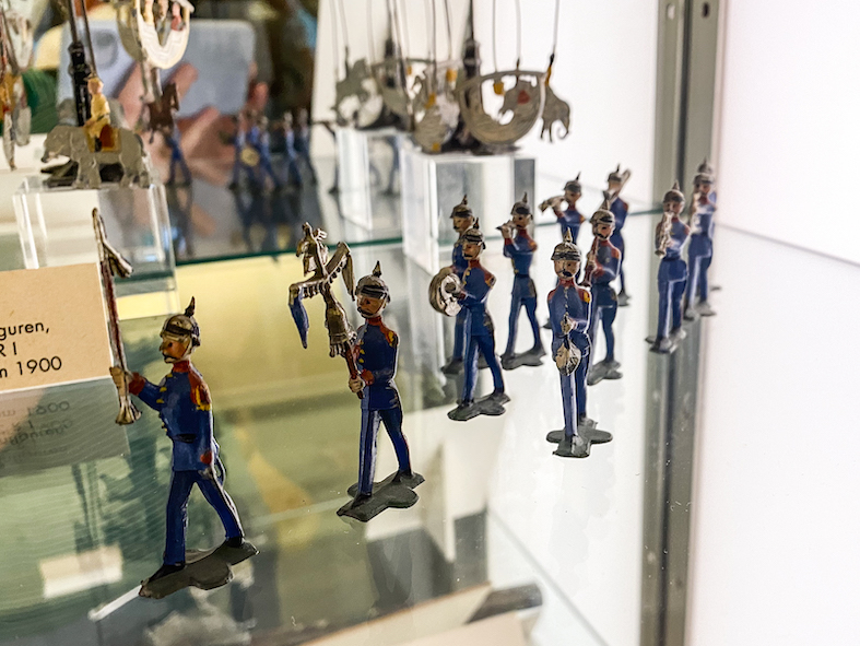 Miniature della ditta Heinrichsen della misura tipica di 30mm