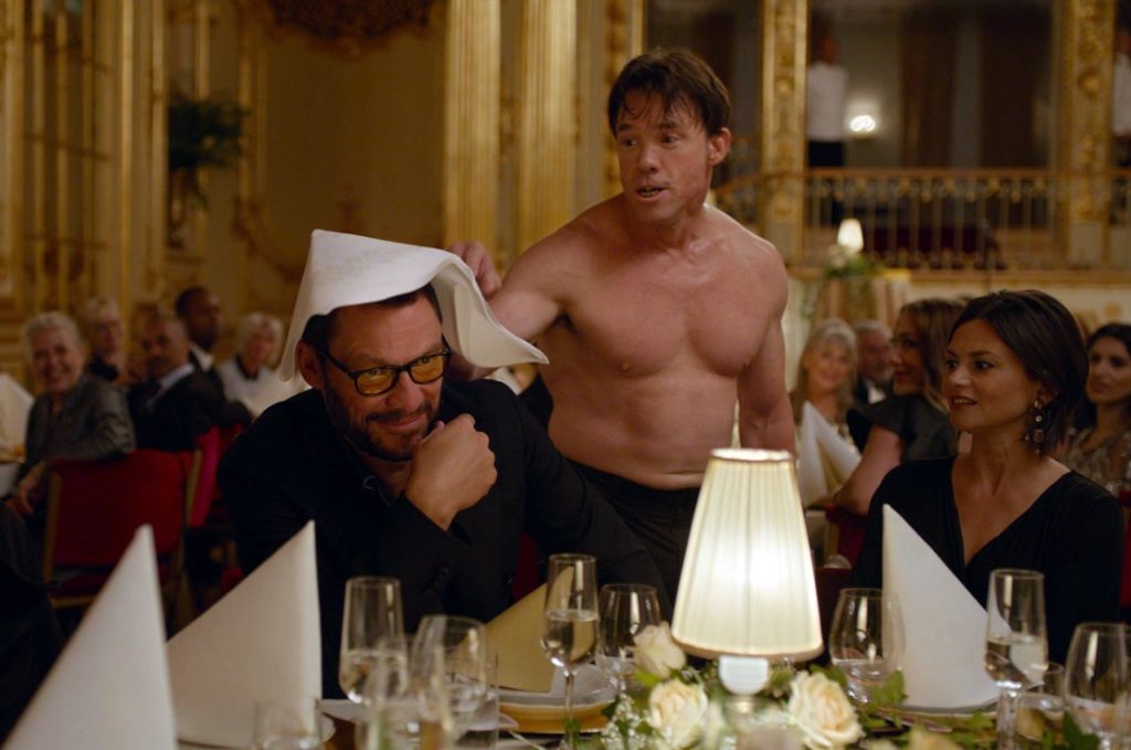 Dominic West e Terry Notary in una scena di The Square (playlist.net)