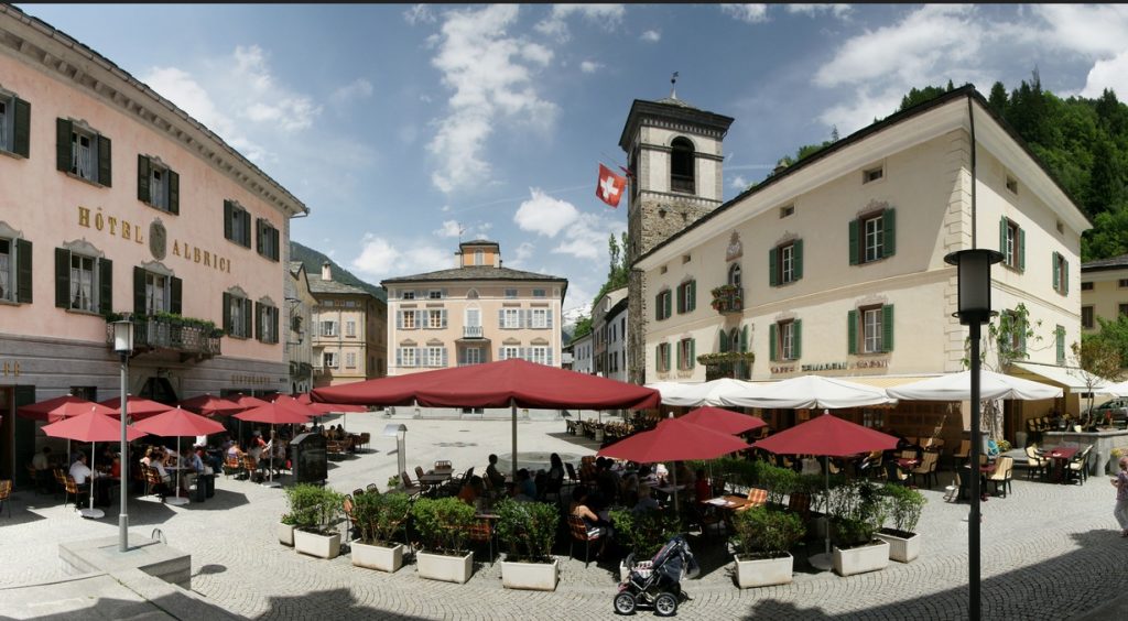 La piazza di Poschiavo. (Wikipedia)