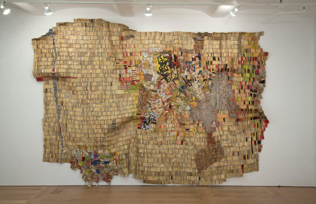 El Anatsui, New World Map, 2009 Tela di rame e alluminio.