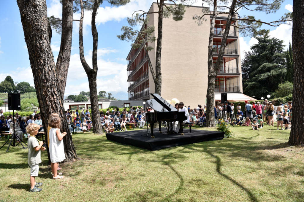 Un momento della performance «Albergo della luce» (OTAF)