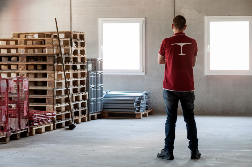 Borim: il lavoro al Tavolino Magico lo mantiene a galla, ora sogna di fare l’elettricista (Stefano Spinelli)