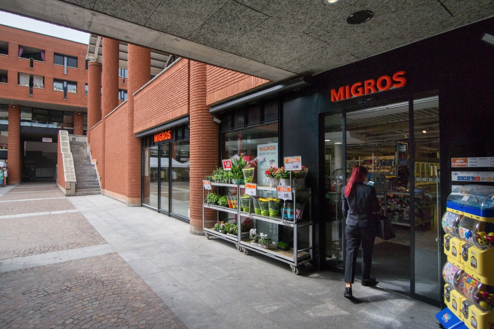 La filiale di Piazzale alla Valle, dal ’97 nello stabile progettato da M. Botta (Ti-Press)