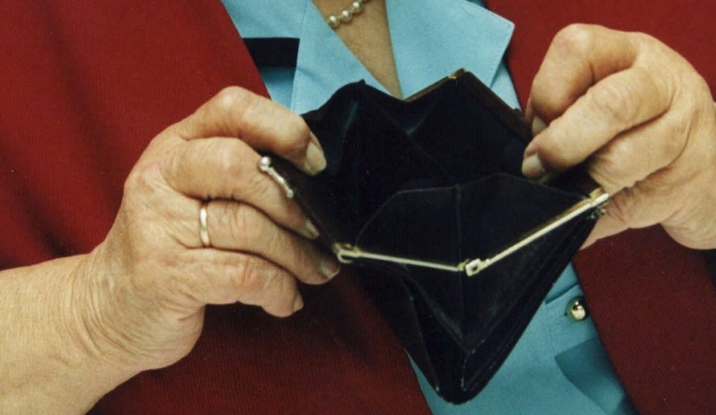 La riforma è necessaria perché dopo il 2030 il finanziamento delle pensioni non è garantito (Keystone)