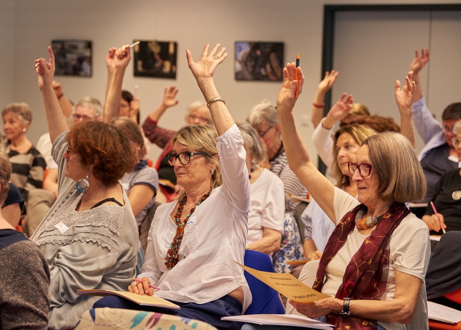 Durante l’assemblea di AvaEva