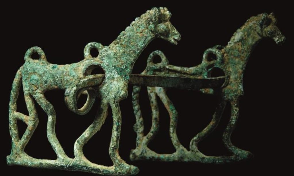 Morso in bronzo, (Luristan), I millennio a.C. (M. Ostini)