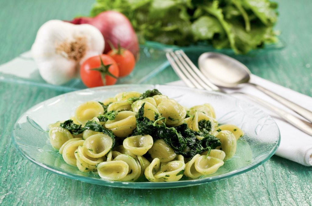 Le orecchiette sono molto apprezzate in particolare perché la loro forma così speciale le rende capaci di assorbire il condimento meglio di altri tipi di pasta di grano duro (Marka)