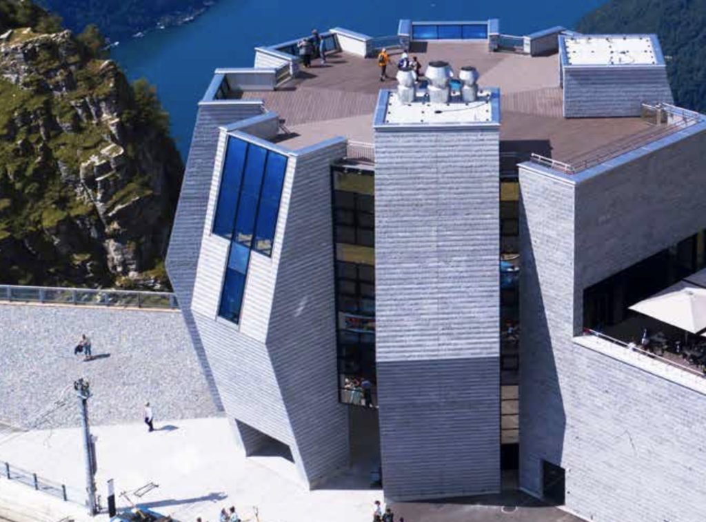 Sul Monte Generoso svetta il Fiore di pietra di Mario Botta