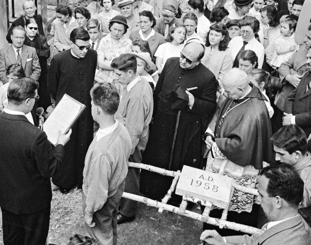 La posa della prima pietra