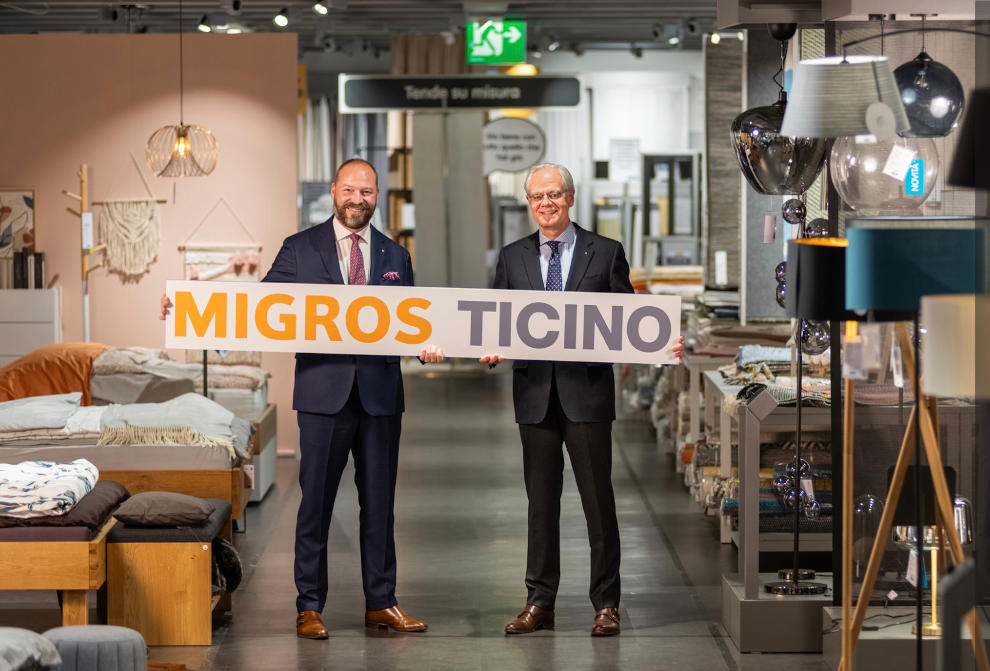 Passaggio del testimone tra Mattia Keller, a sinistra, e Lorenzo Emma (Fotomiller)