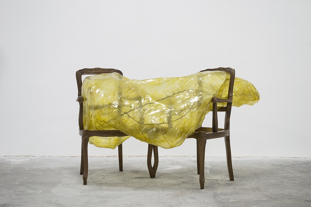 Silvia Giambrone, Senza titolo con spine, 2017 (courtesy l'artista e Richard Saltoun Gallery)