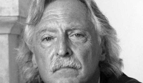 Simoncelli è nato a Cesenatico nel 1950 (Wikipedia)