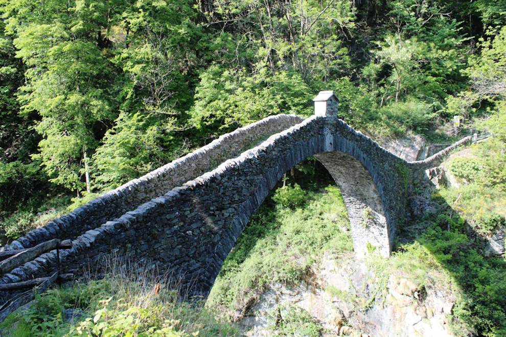Il cosiddetto «ponte romano» in realtà è stato costruito nel 1578 (E. Stampanoni)