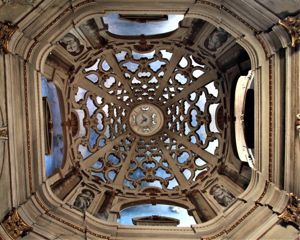 Chiesa di Santa Maria Assunta, XVI secolo: volta traforata nella Cappella del Santissimo, opera di Antonio Galli detto il Bibiena