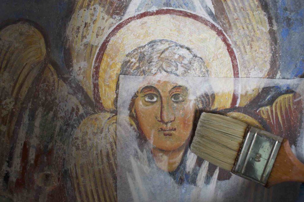 Un dettaglio dei lavori di restauro a opera degli studenti (© SUPSI)