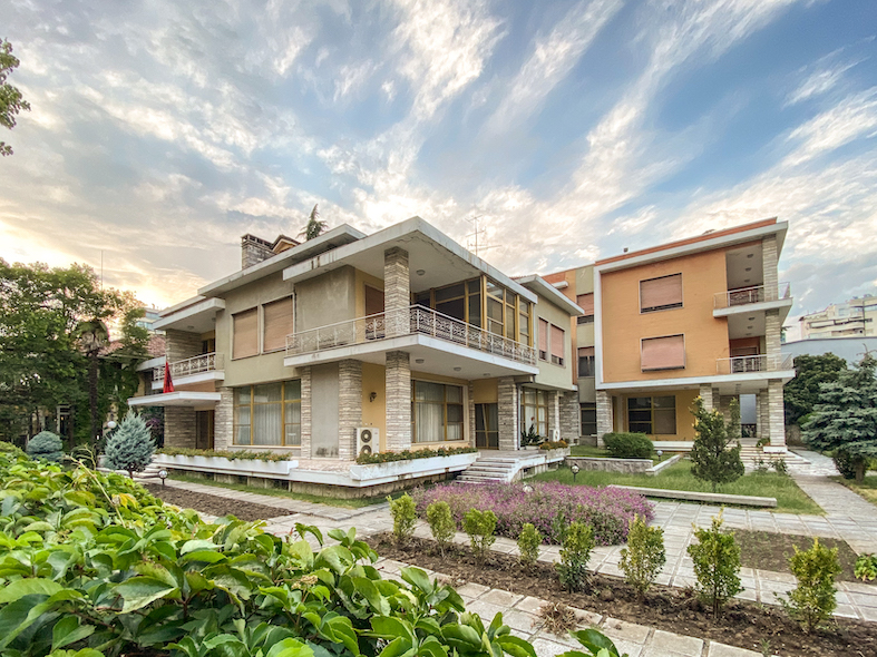 La villa che fu del dittatore comunista Enver Hoxha, nel quartiere alla moda di Blloku