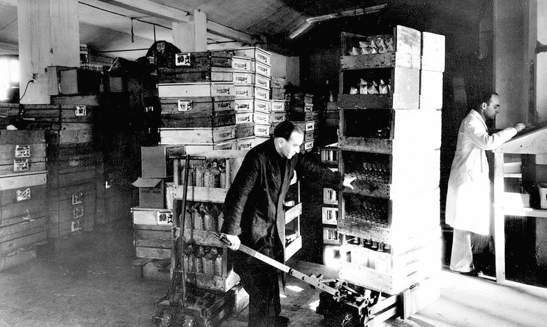 L'interno del magazzino di Taverne