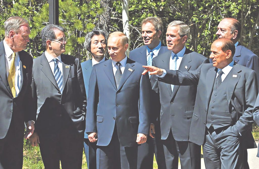 Foto ufficiale del G8 del 2002, tenutosi in Canada (Keystone)