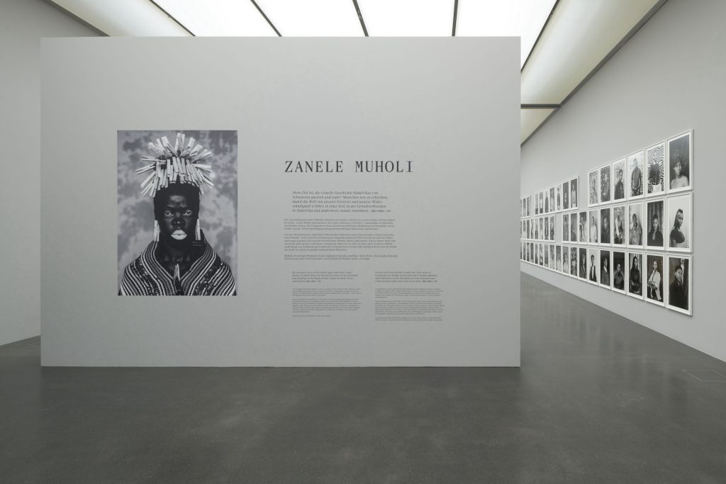 Zanele Muholi, vista della mostra, Ausstellungsansicht Kunstmuseum Lucerna, 2023 (Foto: Marc Latzel)