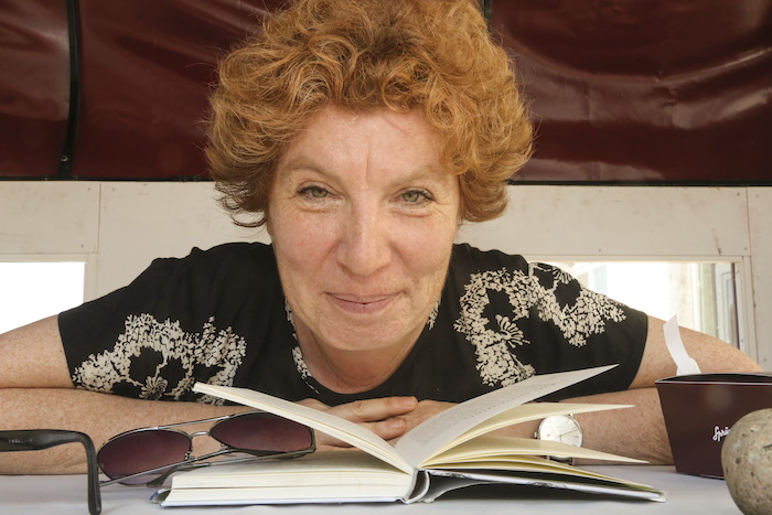 Una Zora del Buono sorridente alle Giornate Letterarie di Soletta di qualche tempo fa (Keystone)