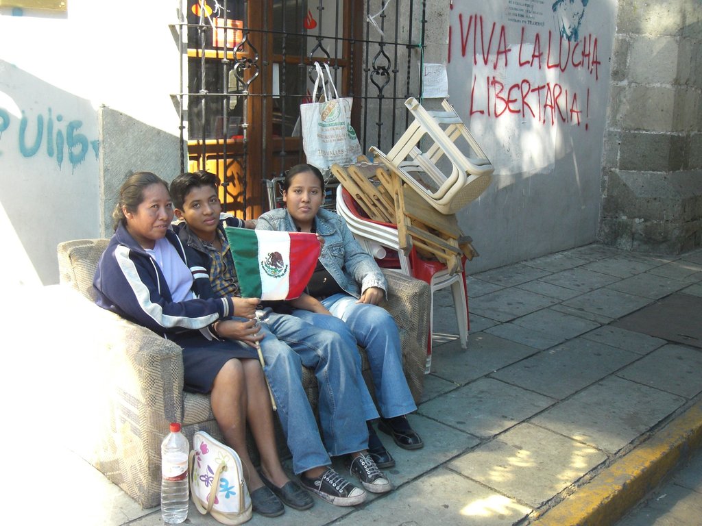 Abitanti di Oxaca in appoggio alla protesta degli insegnanti