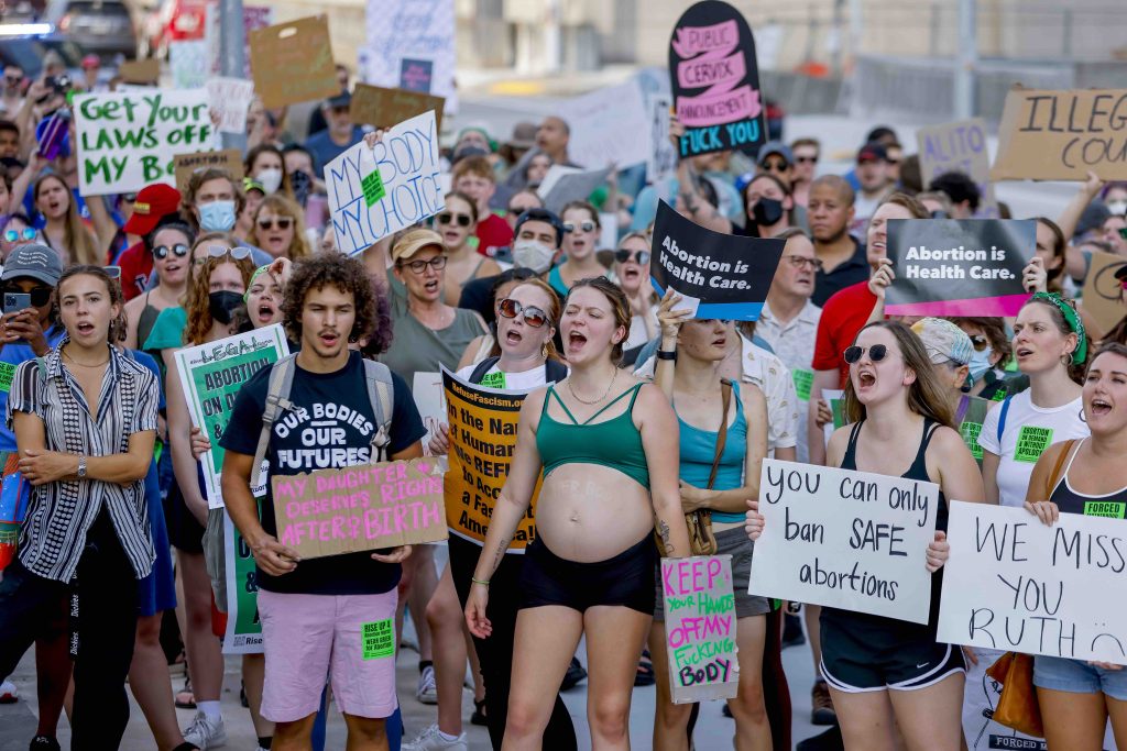 Si manifesta ad Atlanta, Georgia, dopo la decisione della Corte suprema (Keystone)