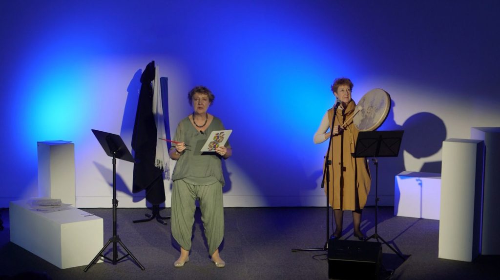 Anna Bacchia nel suo spettacolo  COn-SCIENCE THEATER (COn-Science Theater)