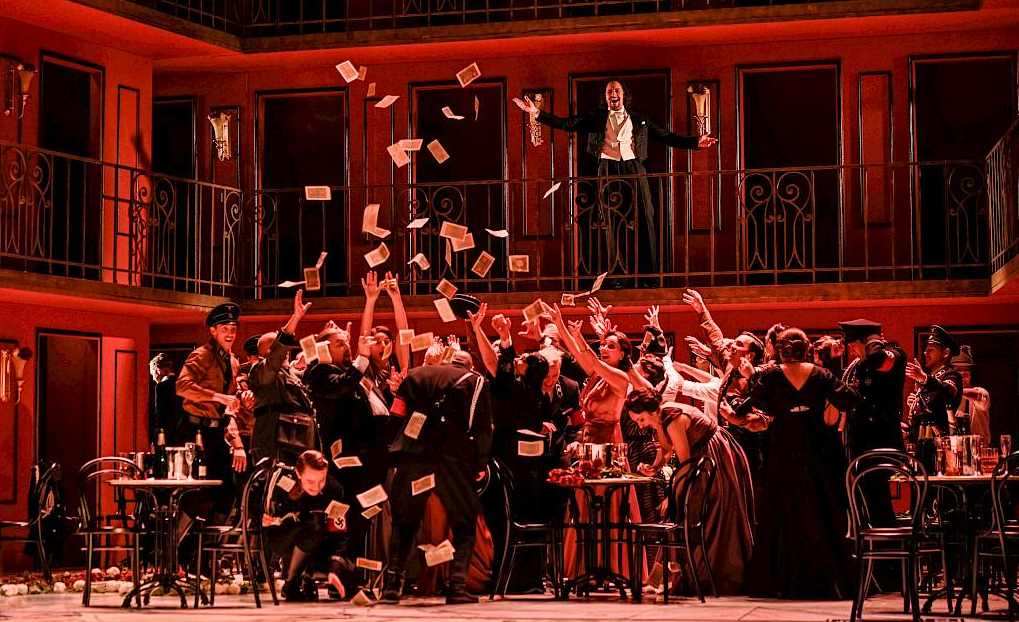 Coro e associazione comparse dell'Opera di Zurigo (Toni Suter)