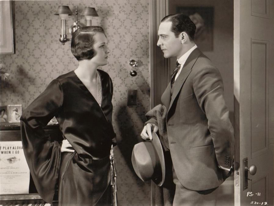 Mary Astor e Ricardo Cortez in «Behinf Open Doors» (1931 (Wikipedia)