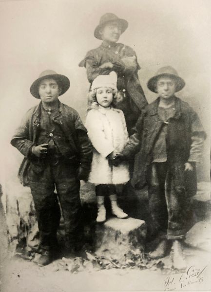 In mostra una significativa raccolta di immagini (U. Wolf)