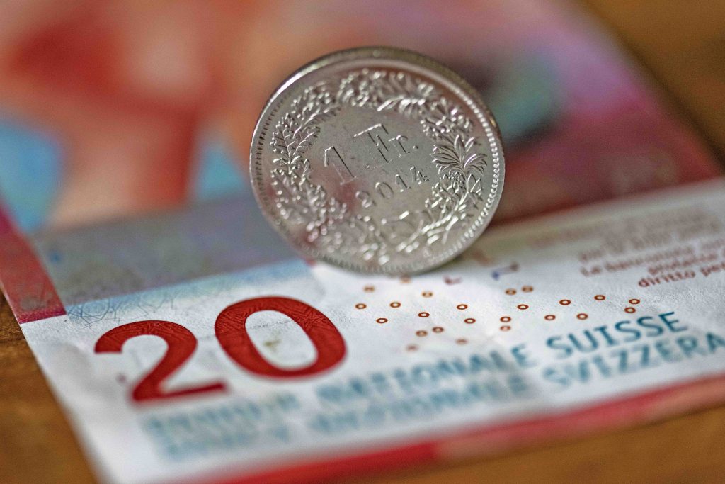 La Banca nazionale svizzera teme non solo l’inflazione, ma anche l’aumento del valore del franco sui mercati valutari (Keystone)